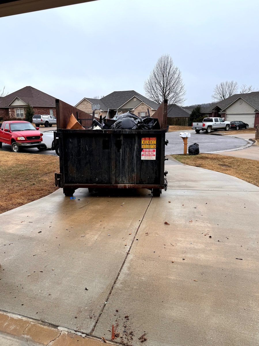 Phoenix RollOff Co Cleanout Service in Phoenix