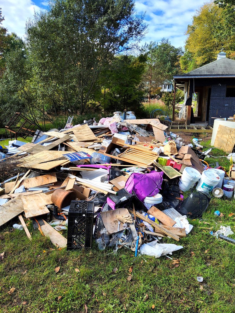 Charlotte Bin Squad Cleanout Service in Charlotte