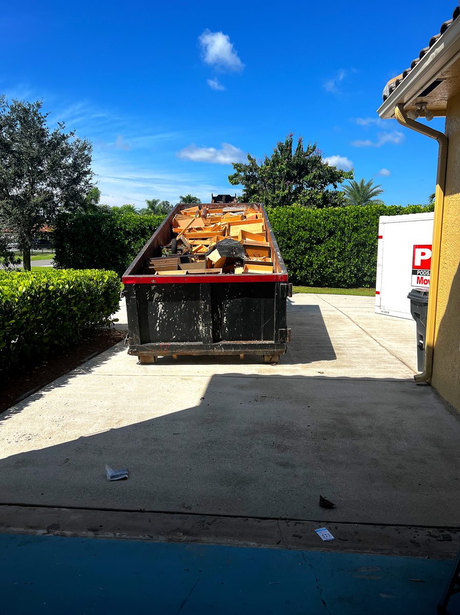 Indianapolis Bin Co Cleanout Service in Indianapolis