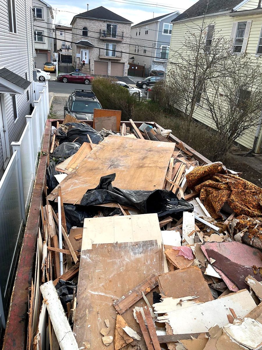Knoxville RollOff Rentals Cleanout Service in Knoxville