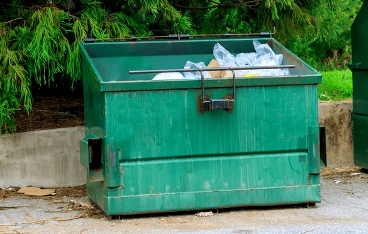 Bakersfield Dumpster Direct Residential Driveway Placement in Bakersfield